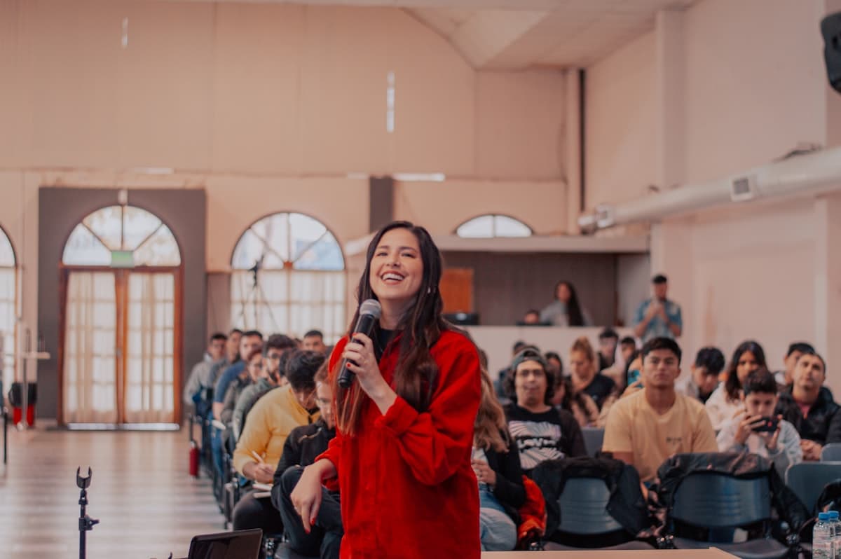 What Is Business Storytelling — and How Do Teams Get Good at It?