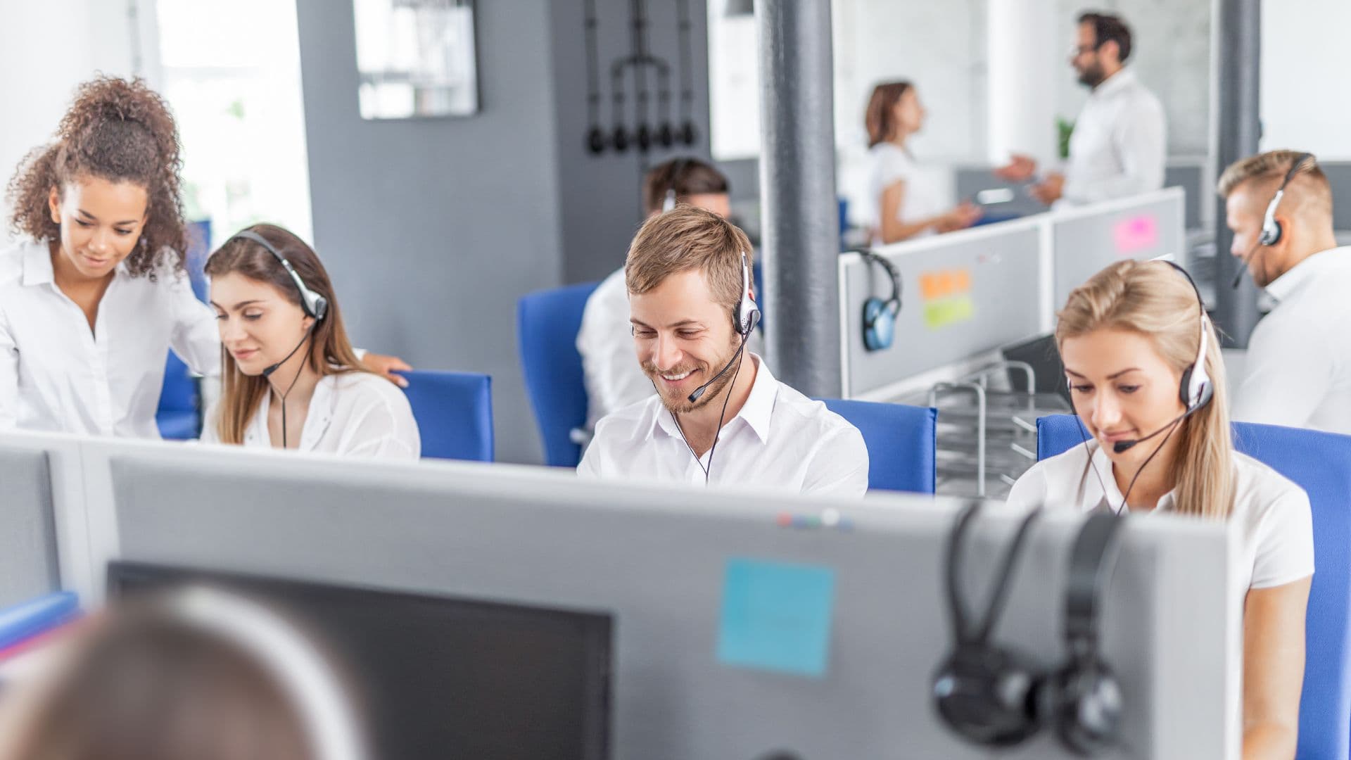 How Does Team Building Training Help Call Centre and Customer Service Teams?