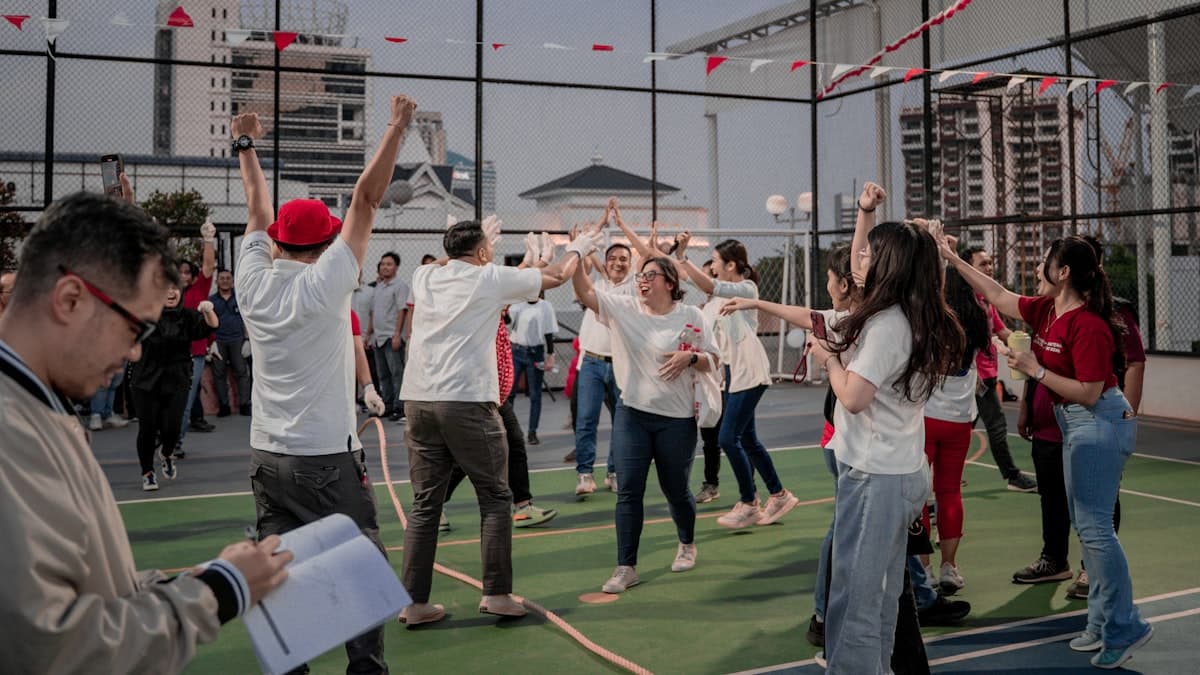 What Are the Best Fun Team Building Activities for Work?